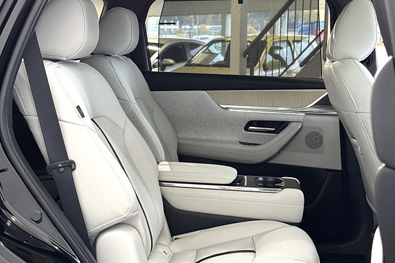 Mazda CX-80 12 of 20