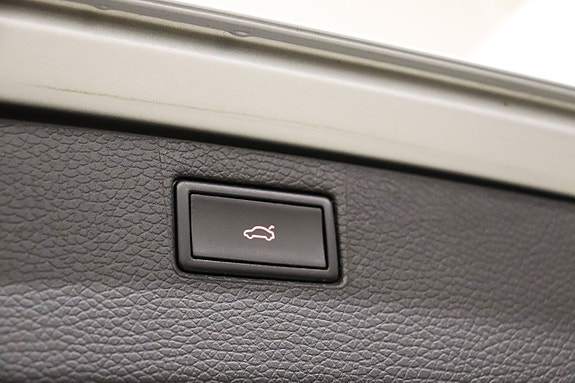 Volkswagen Passat 9 of 23