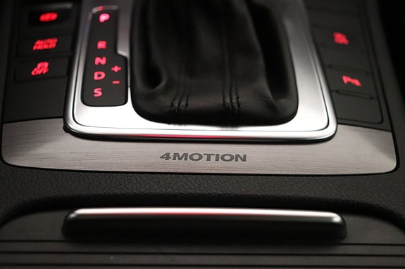 Volkswagen Passat 14 of 23