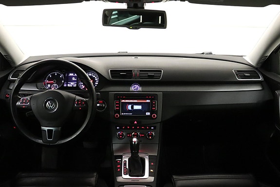 Volkswagen Passat 17 of 23