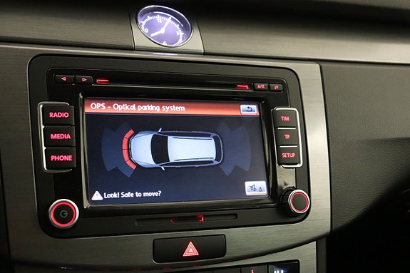 Volkswagen Passat 20 of 23
