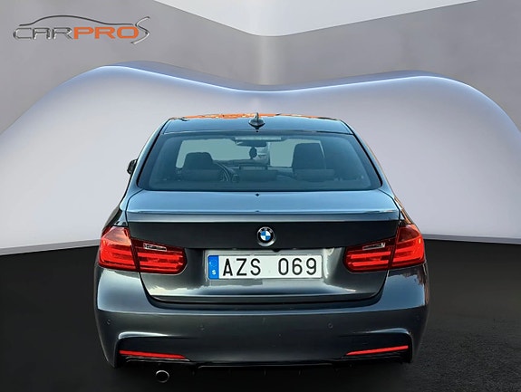 BMW 320 3 of 5