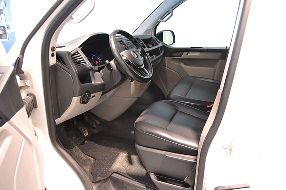 Volkswagen Transporter 9 of 14