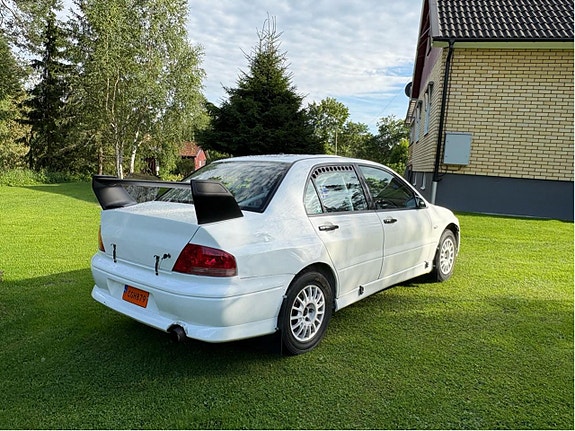 Mitsubishi Lancer 2 of 6