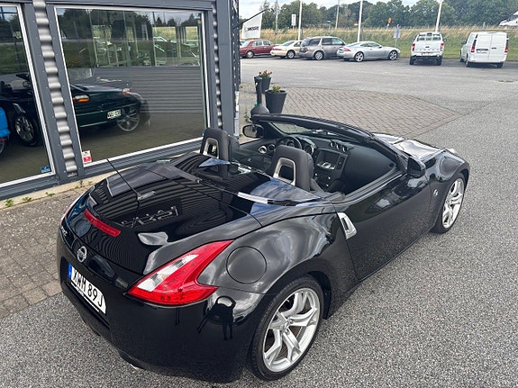 Nissan 370z 2 of 5