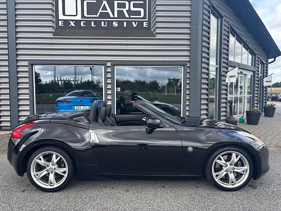 Nissan 370z 4 of 5