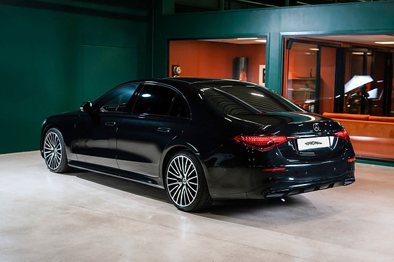 Mercedes-Benz S400 3 of 27