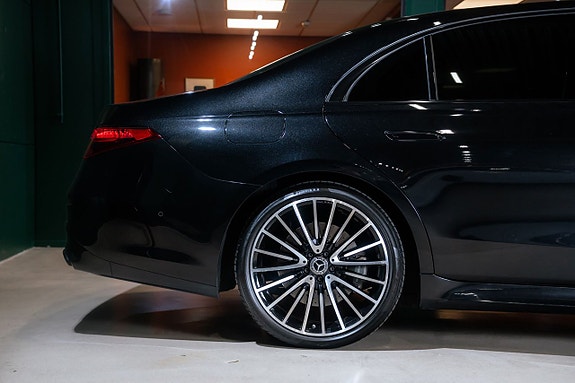 Mercedes-Benz S400 6 of 27