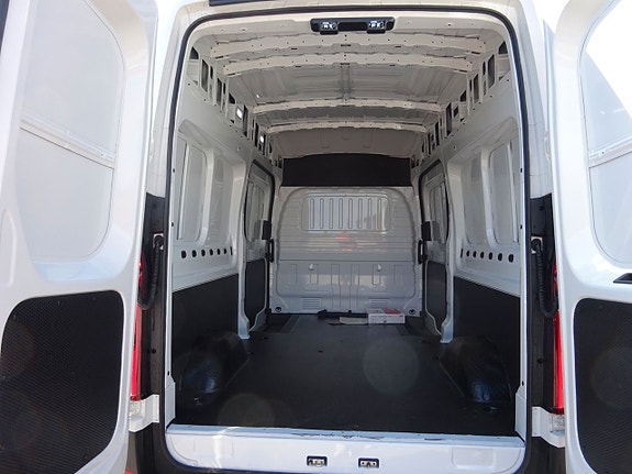 Maxus e-Deliver 9 4 of 9