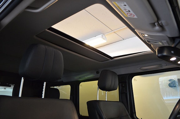 Mercedes-Benz G500 3 of 30
