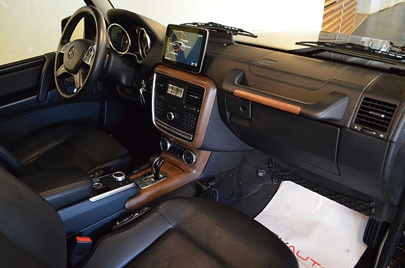 Mercedes-Benz G500 25 of 30