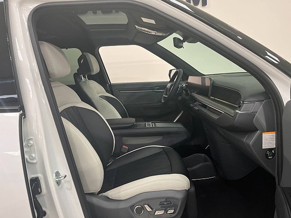 Kia EV9 6 of 16