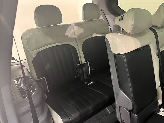 Kia EV9 8 of 16