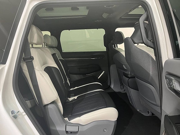 Kia EV9 7 of 16