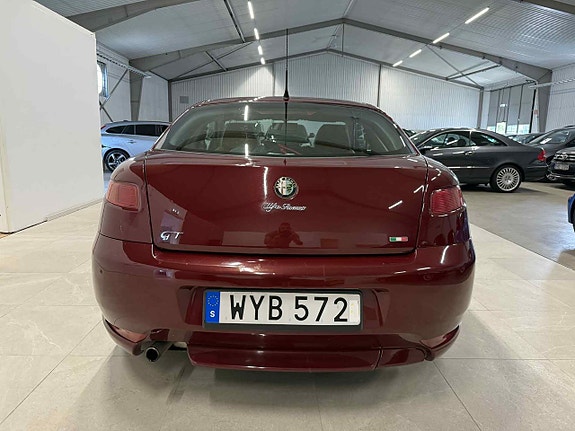Alfa Romeo GT 6 of 20
