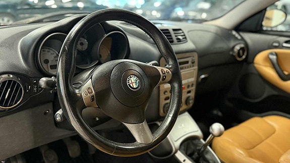 Alfa Romeo GT 13 of 20