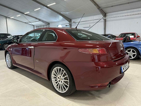 Alfa Romeo GT 5 of 20