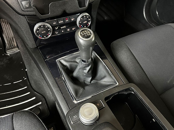 Mercedes-Benz C180 16 of 16