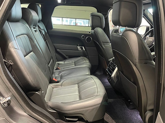 Land Rover Range Rover Sport 24 of 30