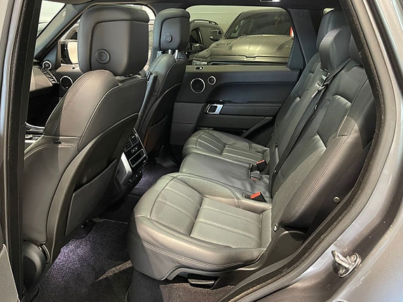 Land Rover Range Rover Sport 22 of 30