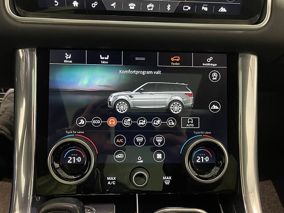 Land Rover Range Rover Sport 17 of 30