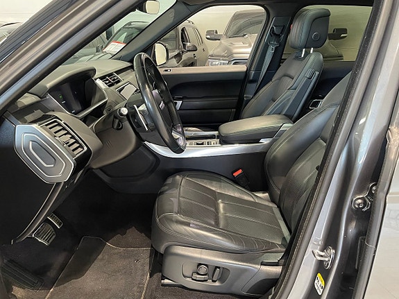 Land Rover Range Rover Sport 8 of 30
