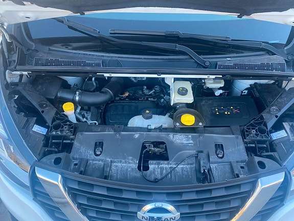 Nissan NV300 22 of 22