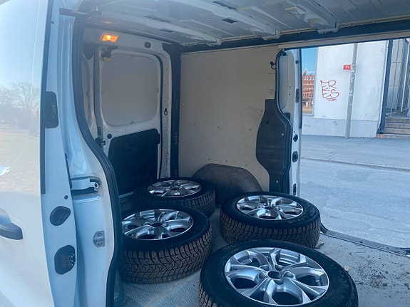 Nissan NV300 12 of 22
