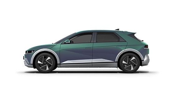 Hyundai Ioniq 5 2 of 6