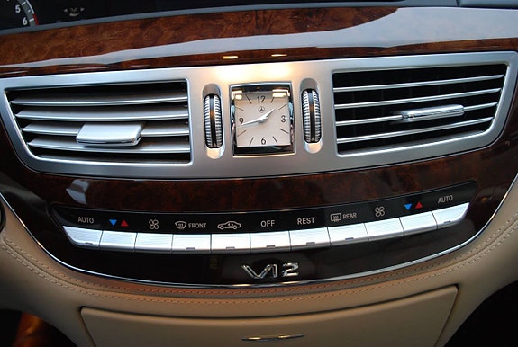 Mercedes-Benz S600 17 of 18