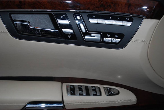 Mercedes-Benz S600 15 of 18