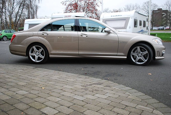 Mercedes-Benz S600 3 of 18