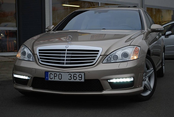 Mercedes-Benz S600 2 of 18