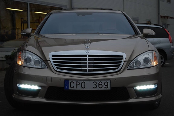 Mercedes-Benz S600 12 of 18
