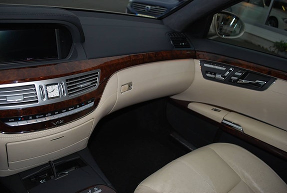 Mercedes-Benz S600 18 of 18