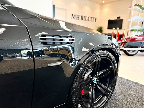 BMW M5 3 of 5
