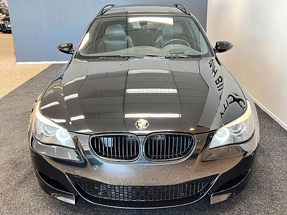 BMW M5 4 of 5