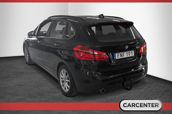 BMW 216d 4 of 5