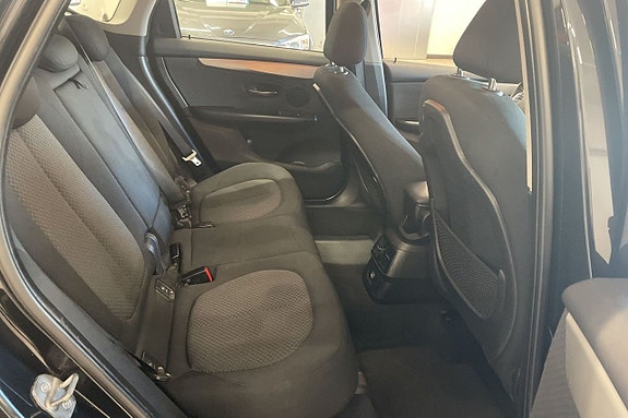 BMW 216d 13 of 13