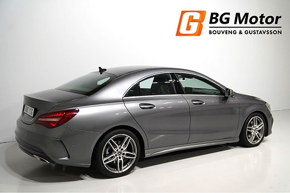 Mercedes-Benz CLA200 3 of 5