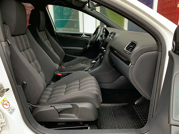Volkswagen Golf-Serie 10 of 21