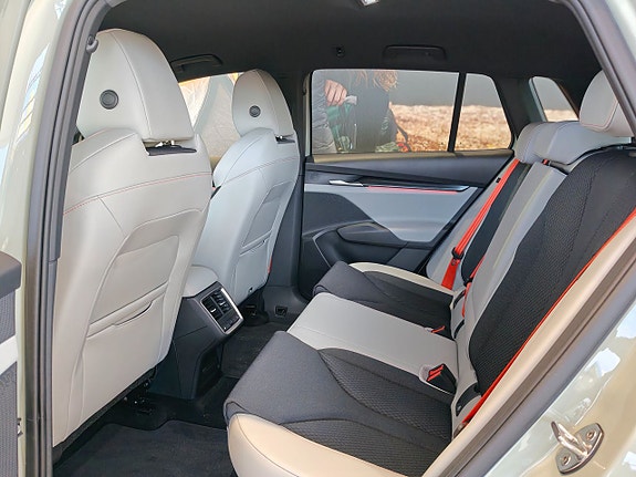 Skoda Elroq 8 of 12