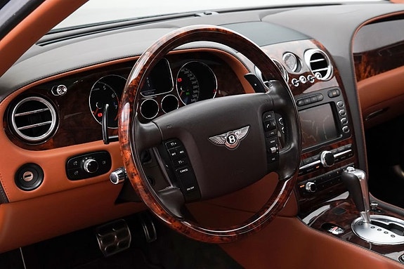 Bentley Continental Flying Spur 13 of 27