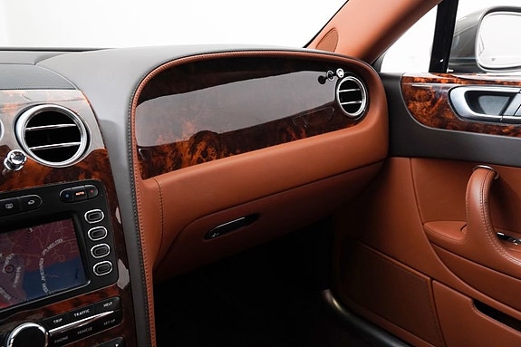 Bentley Continental Flying Spur 16 of 27
