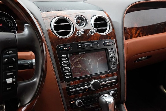 Bentley Continental Flying Spur 14 of 27