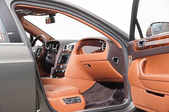 Bentley Continental Flying Spur 20 of 27