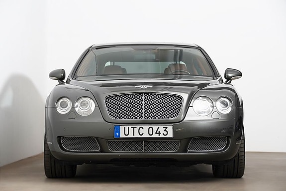 Bentley Continental Flying Spur 23 of 27