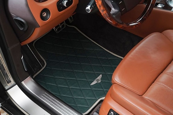 Bentley Continental Flying Spur 12 of 27
