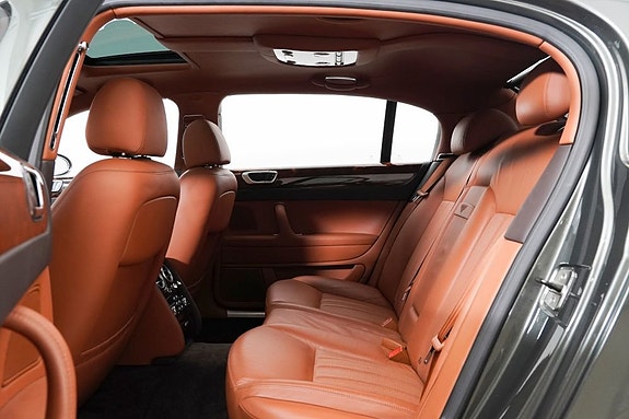 Bentley Continental Flying Spur 18 of 27