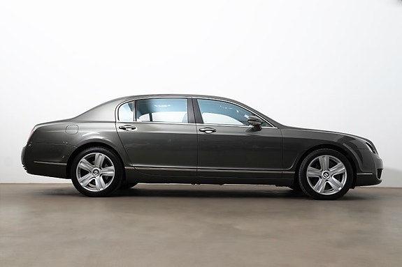 Bentley Continental Flying Spur 26 of 27